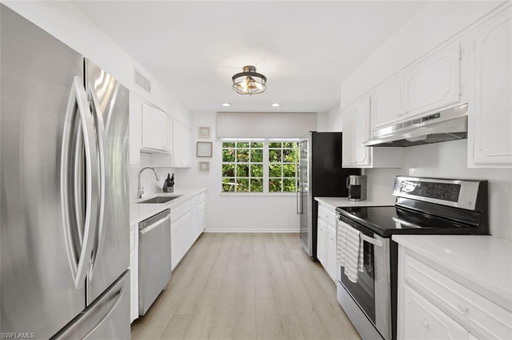 MOORINGS - Residential Lease