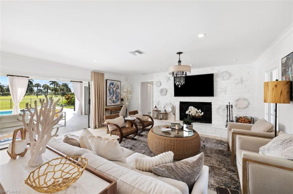 MOORINGS - Residential Lease