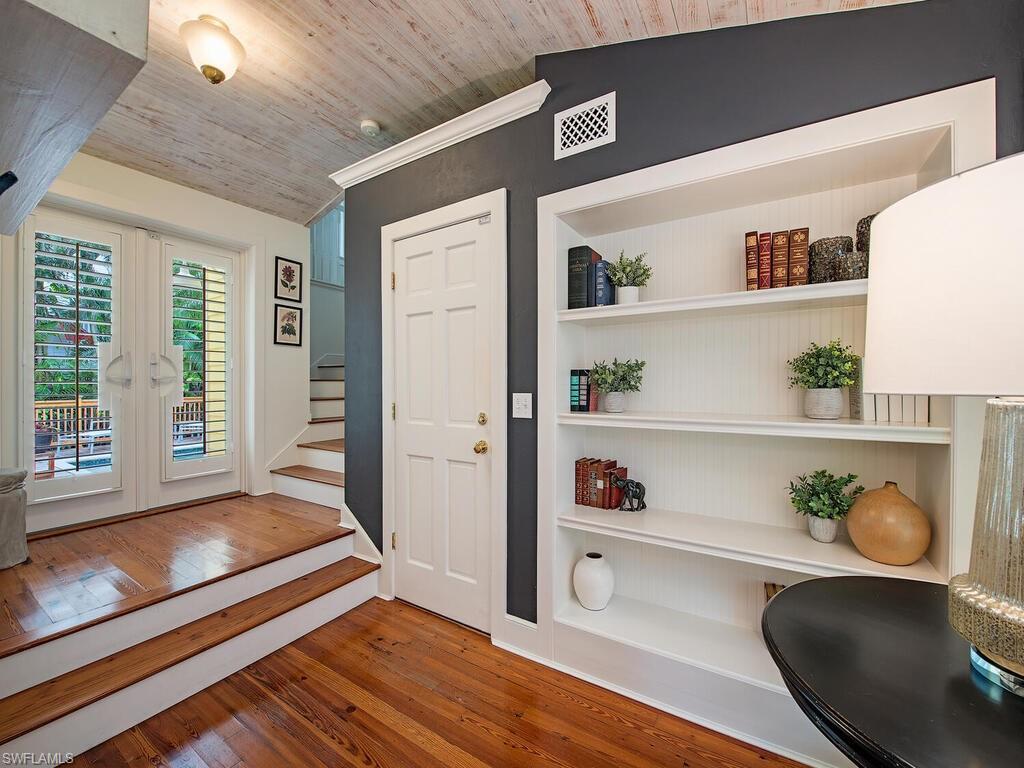 OLDE NAPLES - Residential