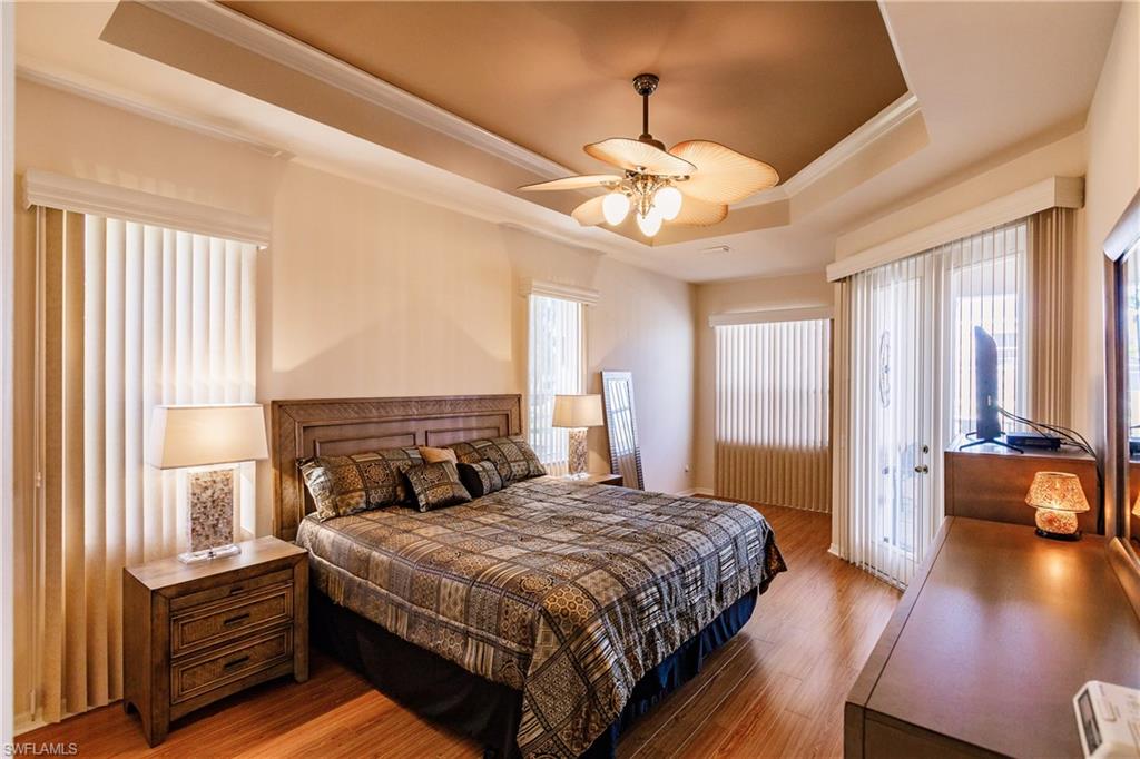 FOUR MILE COVE - Residential