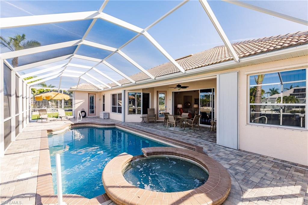 FOUR MILE COVE - Residential