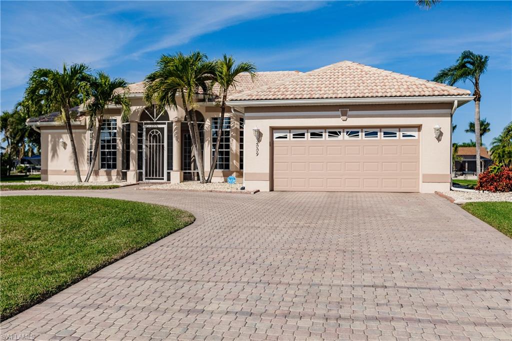 FOUR MILE COVE - Residential