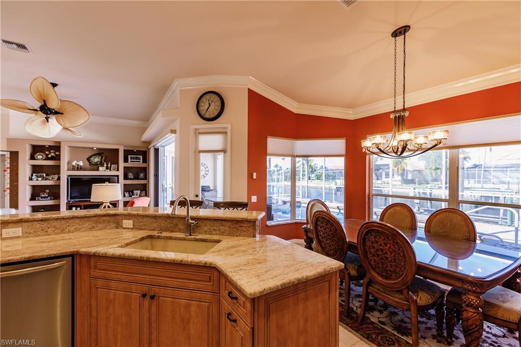 FOUR MILE COVE - Residential