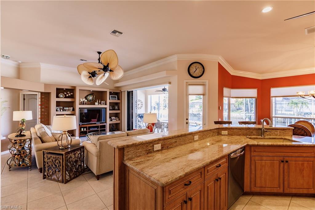 FOUR MILE COVE - Residential