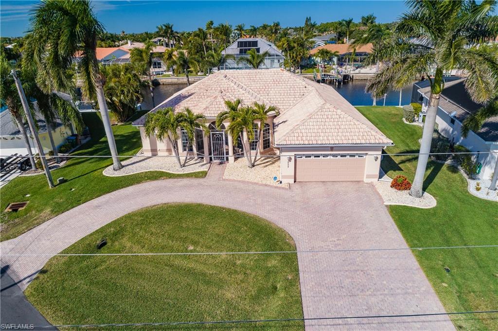 FOUR MILE COVE - Residential