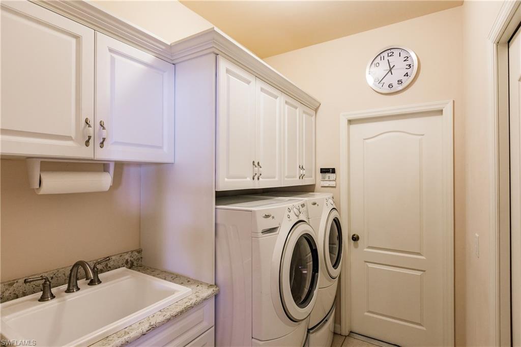 FOUR MILE COVE - Residential