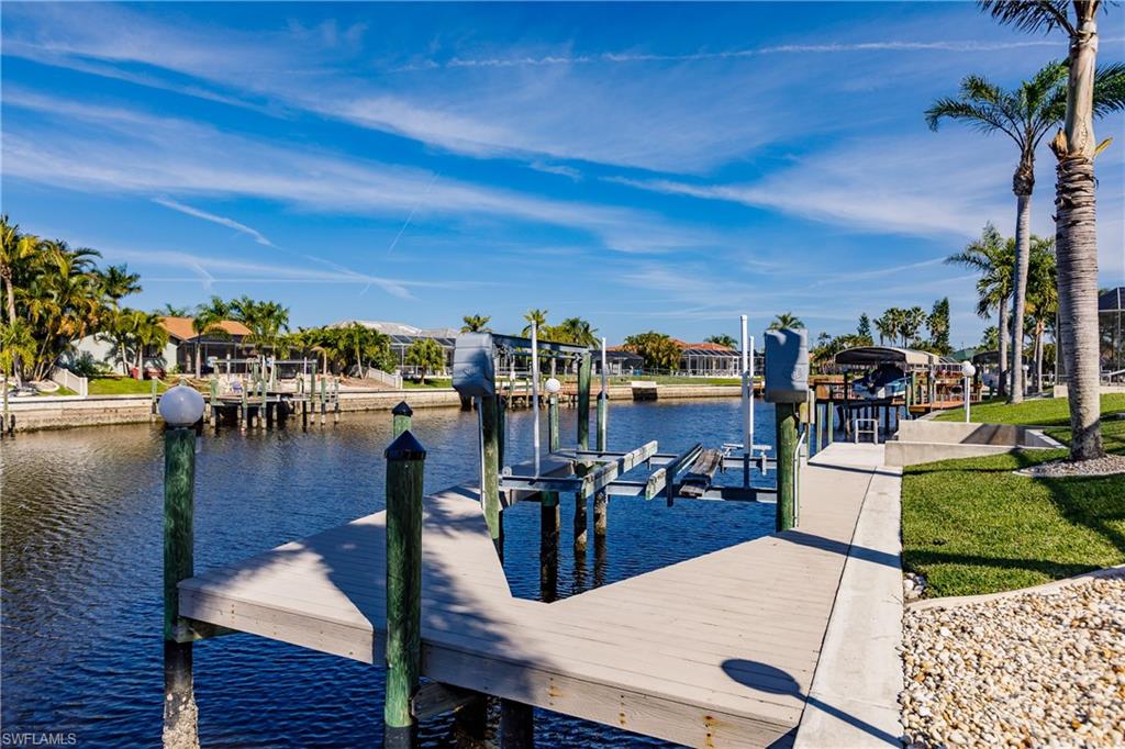 FOUR MILE COVE - Residential