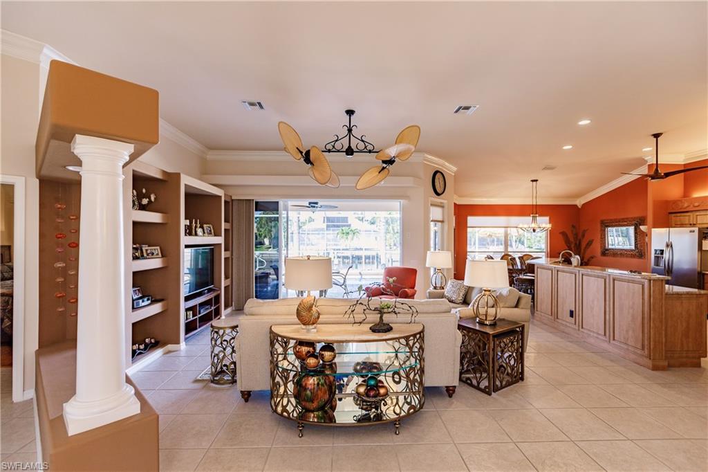 FOUR MILE COVE - Residential