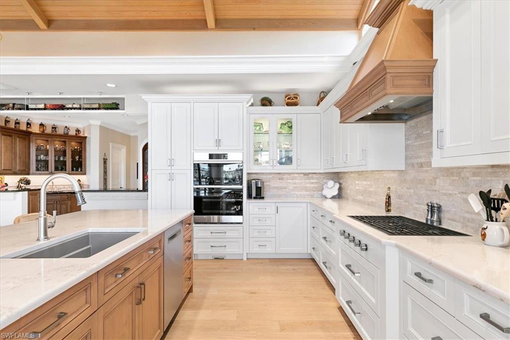 MOORINGS - Residential