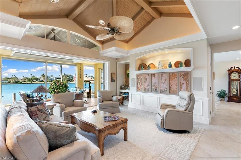 MOORINGS - Residential