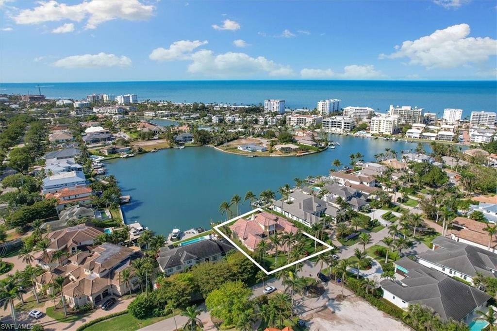 MOORINGS - Residential