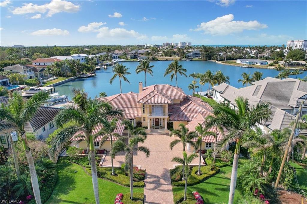 MOORINGS - Residential