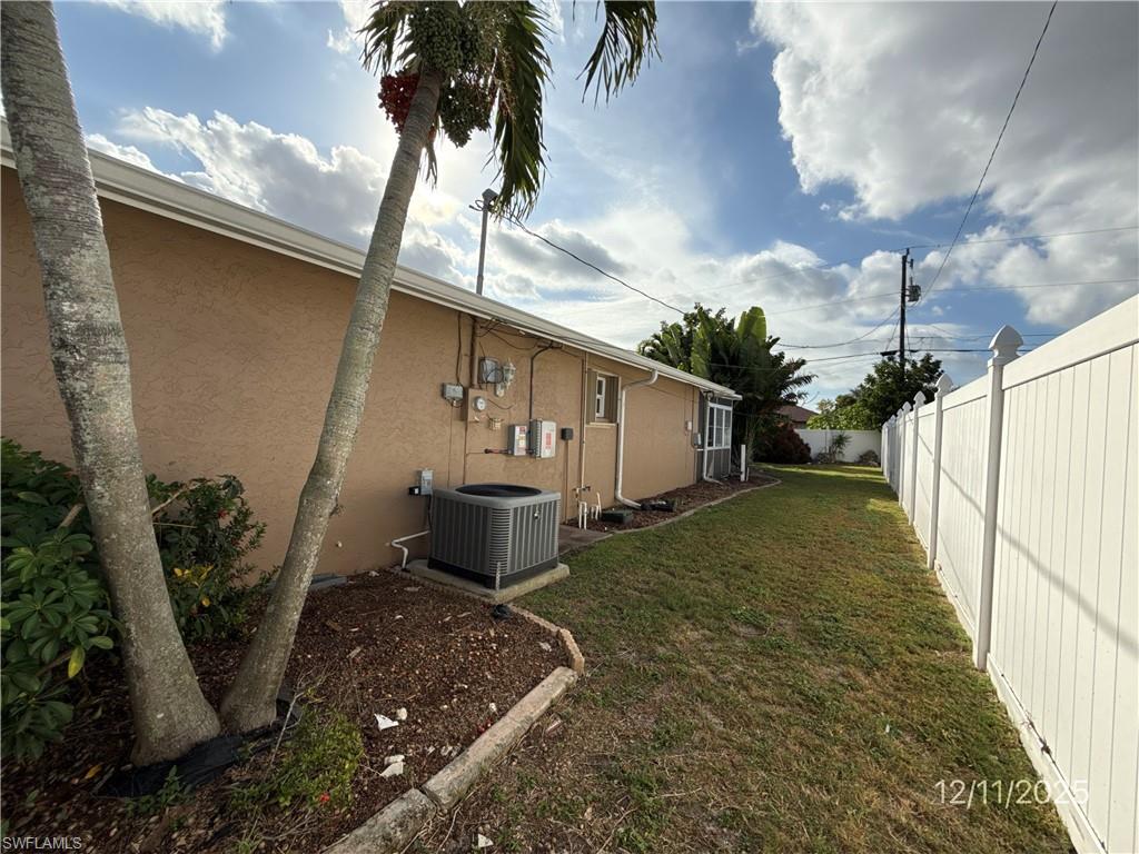 CAPE CORAL - Residential