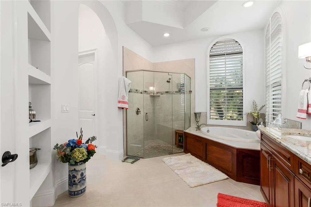 COCO LAKES - Residential