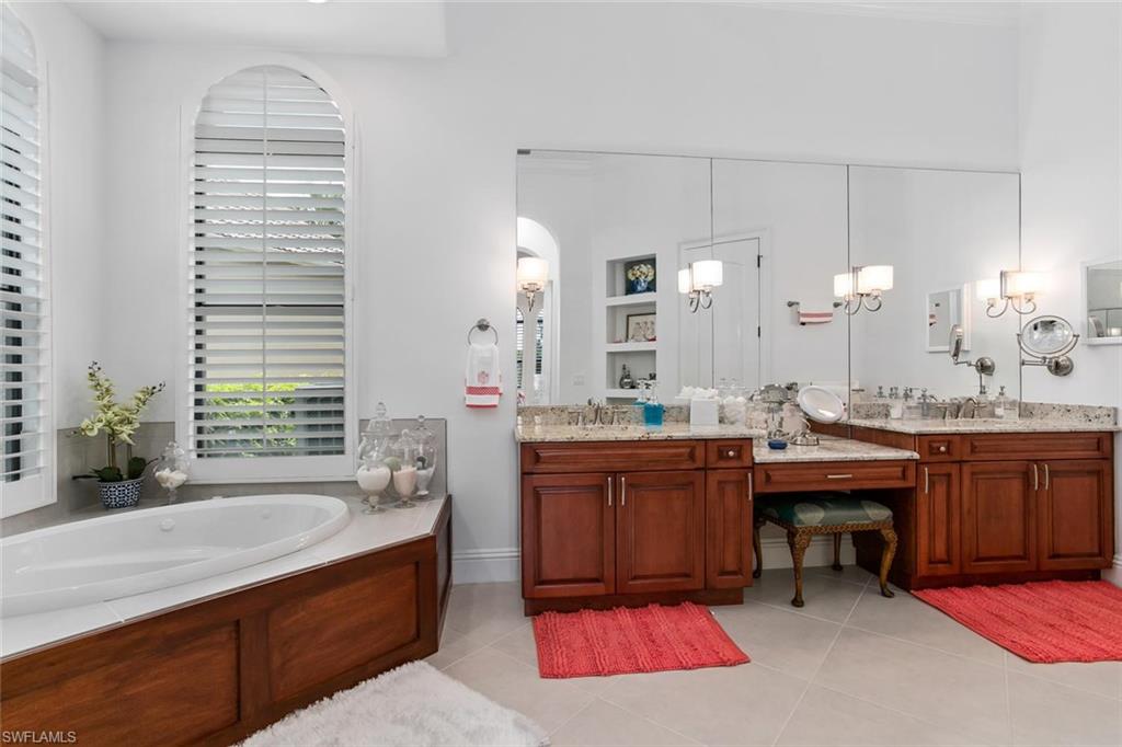 COCO LAKES - Residential