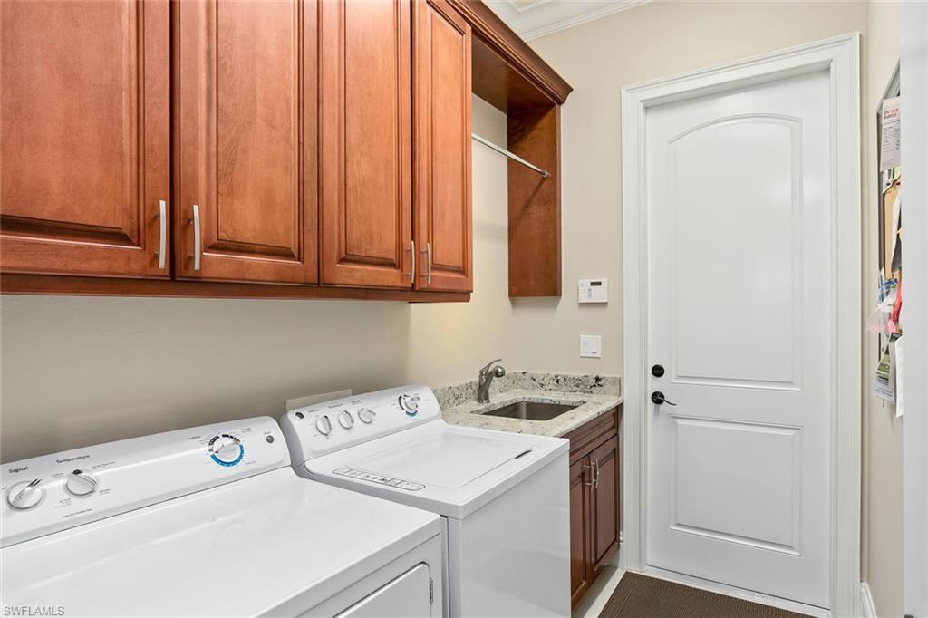 COCO LAKES - Residential