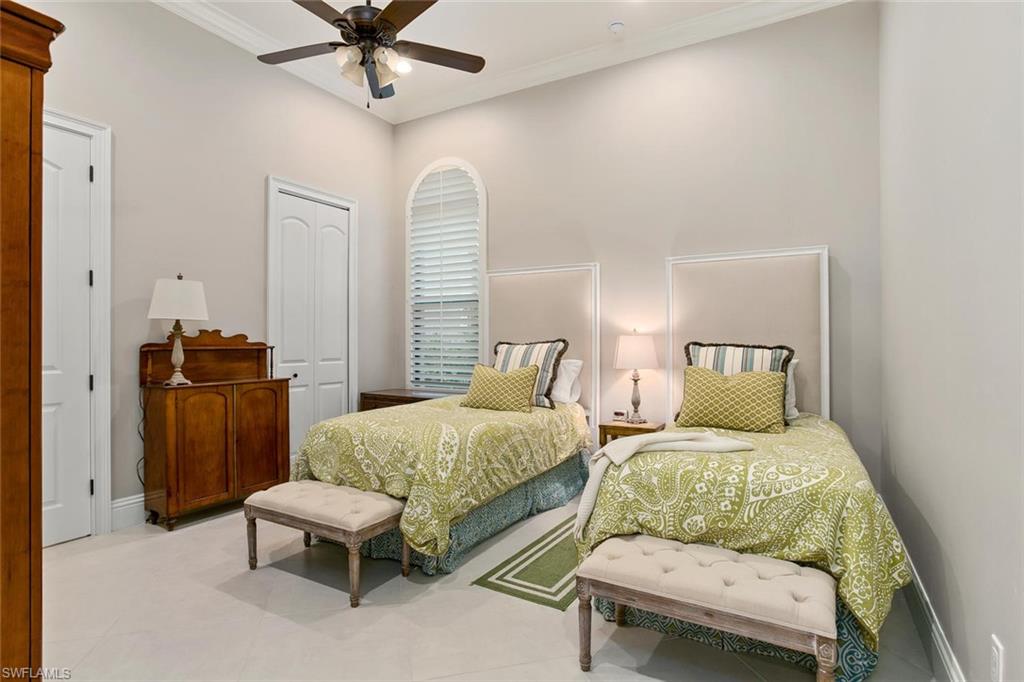 COCO LAKES - Residential