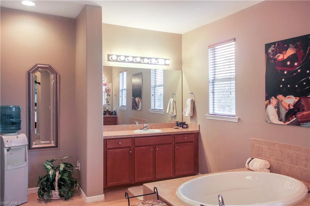 VALENCIA COUNTRY CLUB - Residential