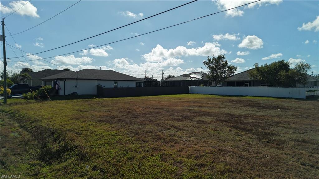 CAPE CORAL - Land