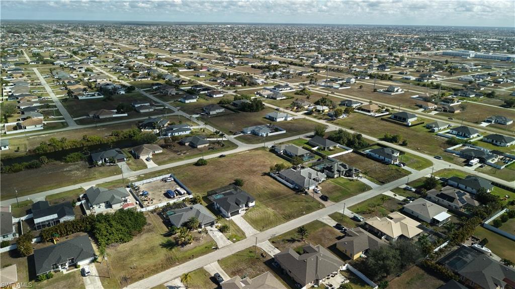 CAPE CORAL - Land