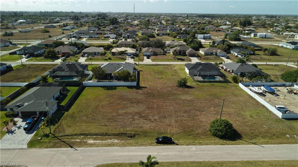 CAPE CORAL - Land