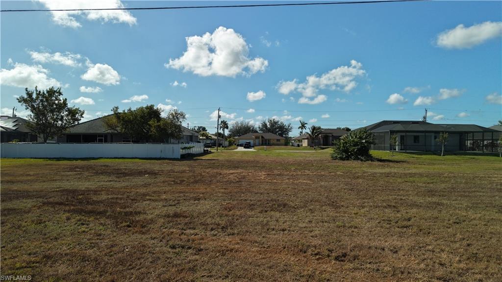 CAPE CORAL - Land