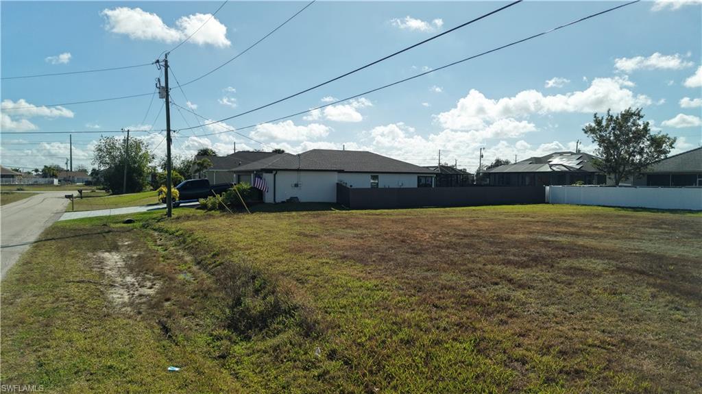 CAPE CORAL - Land