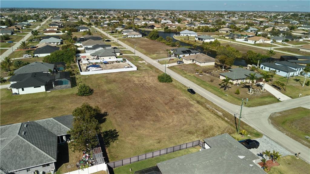 CAPE CORAL - Land