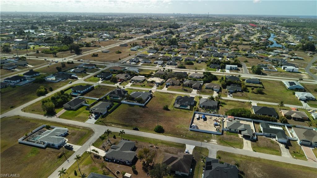 CAPE CORAL - Land