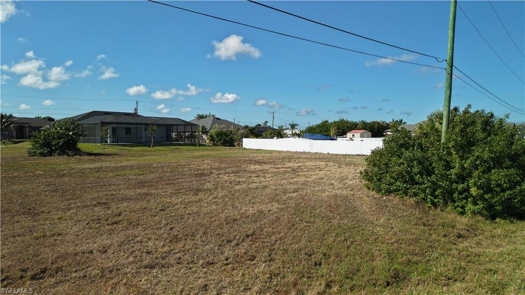 CAPE CORAL - Land