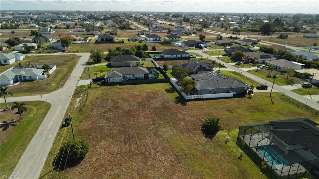 CAPE CORAL - Land
