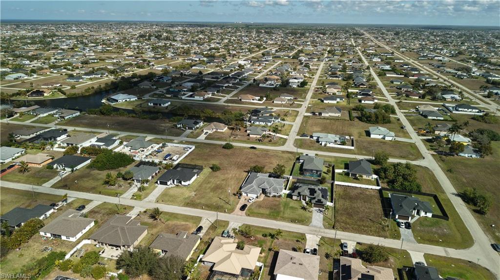 CAPE CORAL - Land