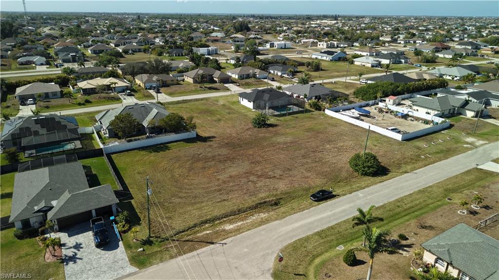 CAPE CORAL - Land