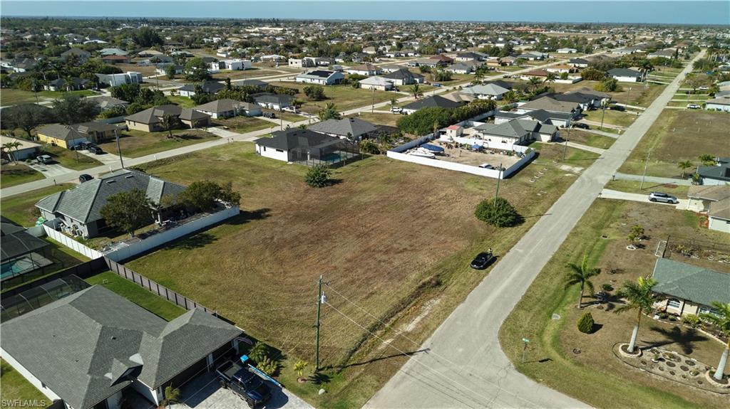 CAPE CORAL - Land