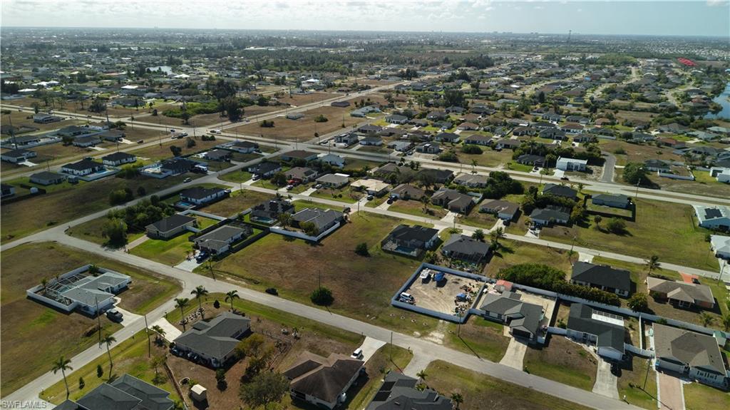 CAPE CORAL - Land