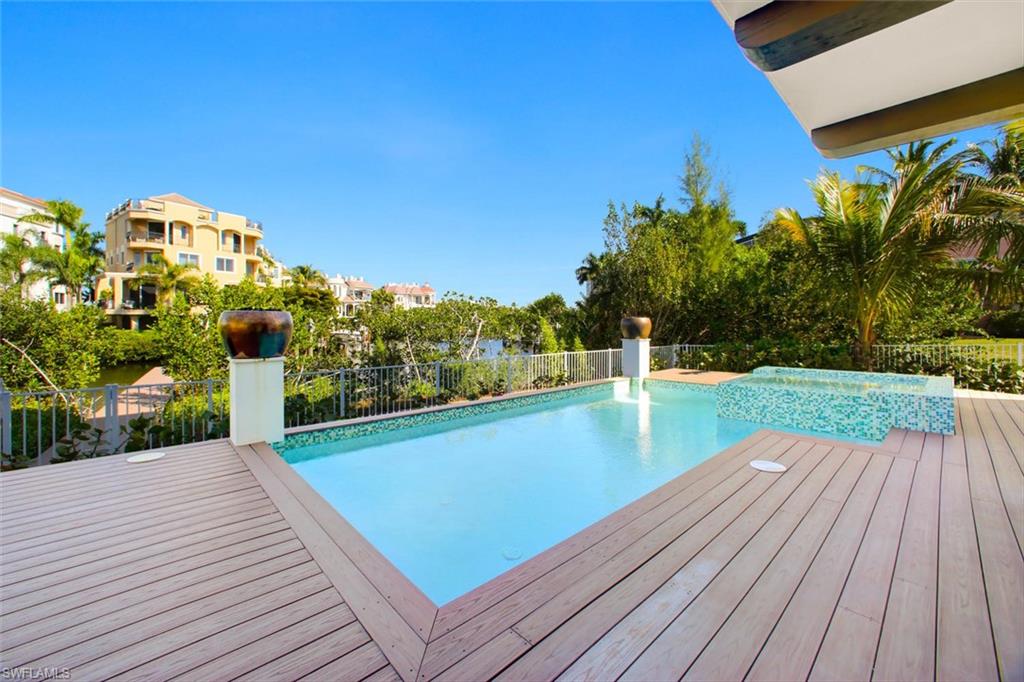 SOUTHPORT ON THE BAY - Residential