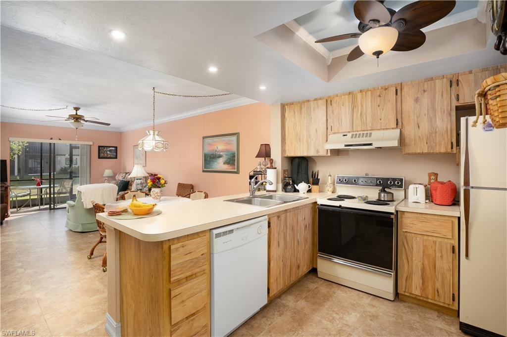 PINEWOOD SOUTH CONDO - Residential