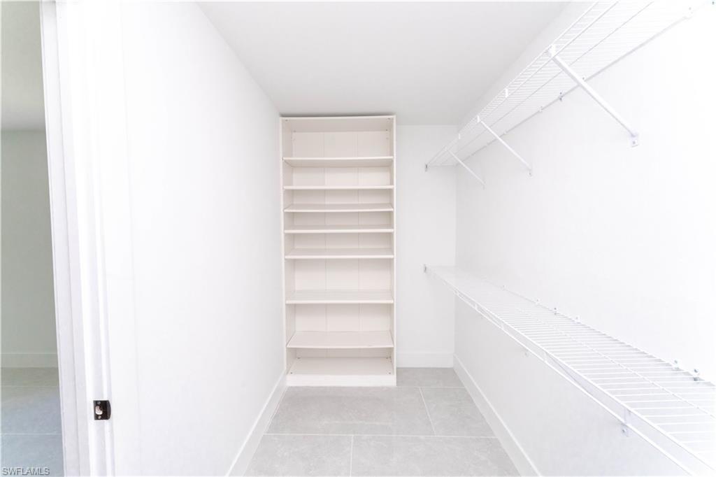 MIRROR LAKES - Residential