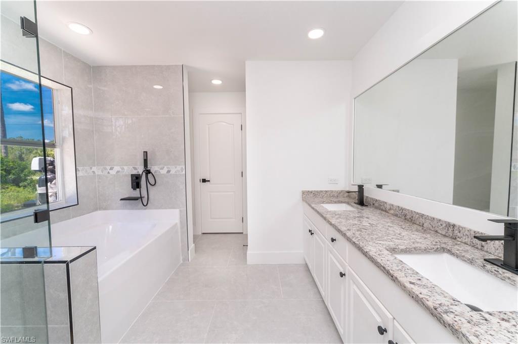 MIRROR LAKES - Residential