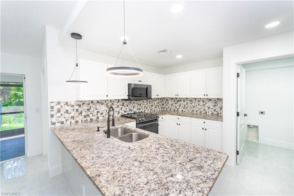 MIRROR LAKES - Residential