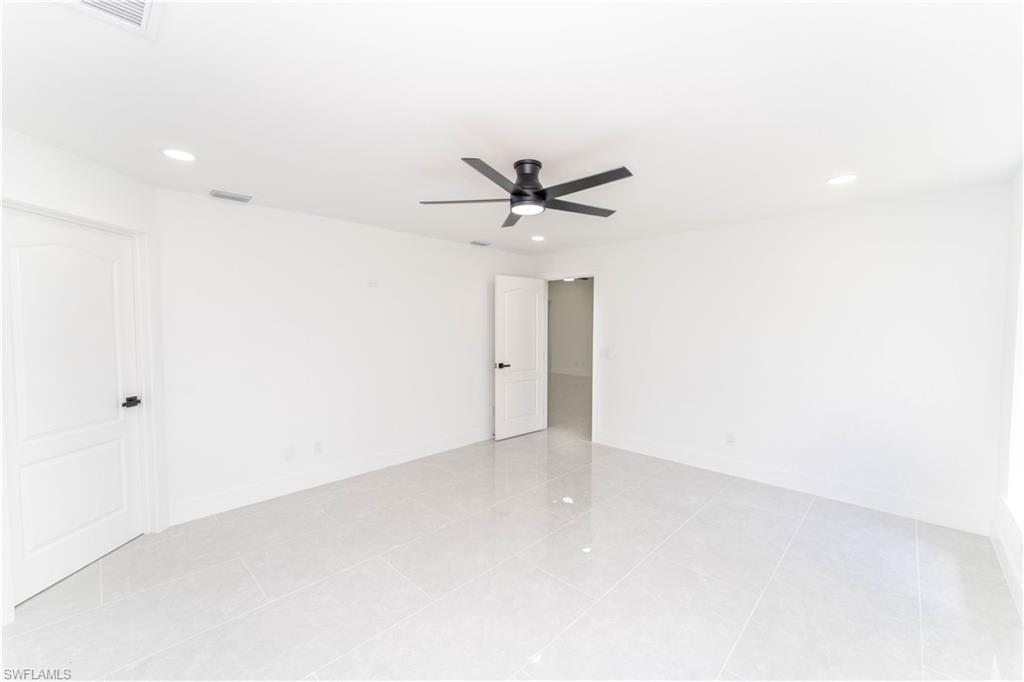 MIRROR LAKES - Residential