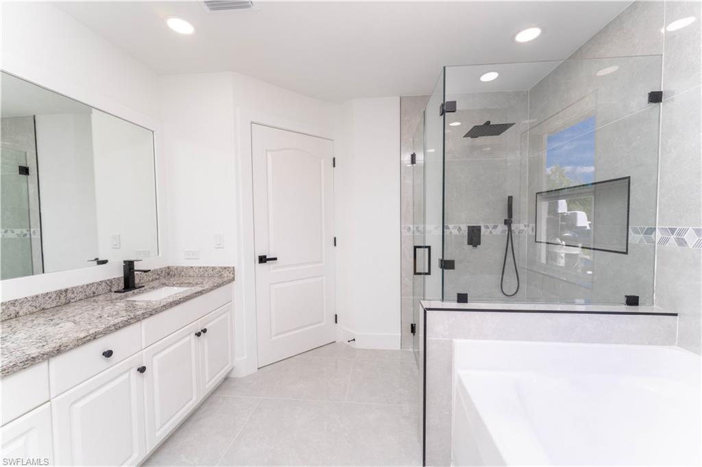 MIRROR LAKES - Residential