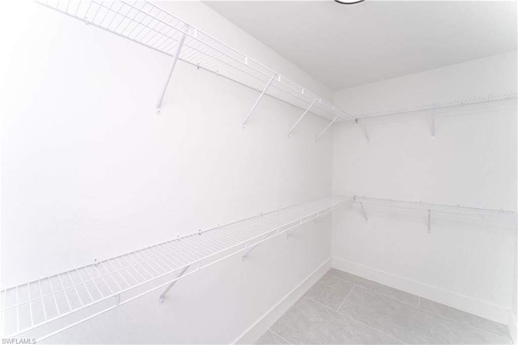 MIRROR LAKES - Residential