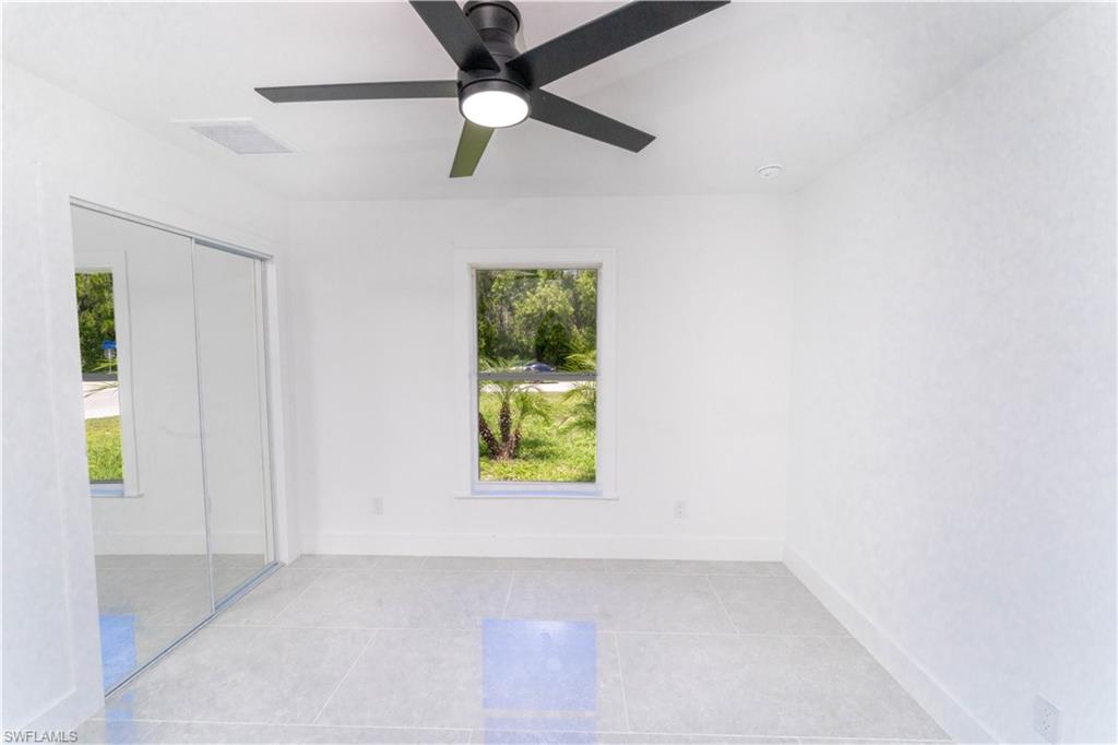 MIRROR LAKES - Residential