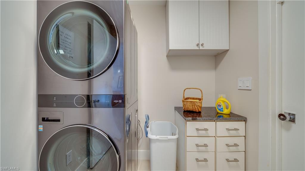 YACHT CLUB - Residential