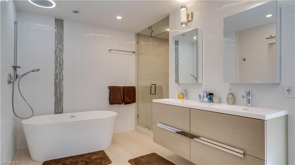 YACHT CLUB - Residential