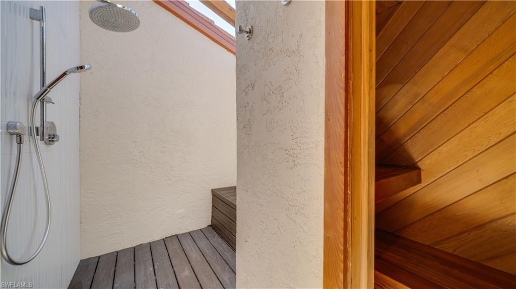 YACHT CLUB - Residential