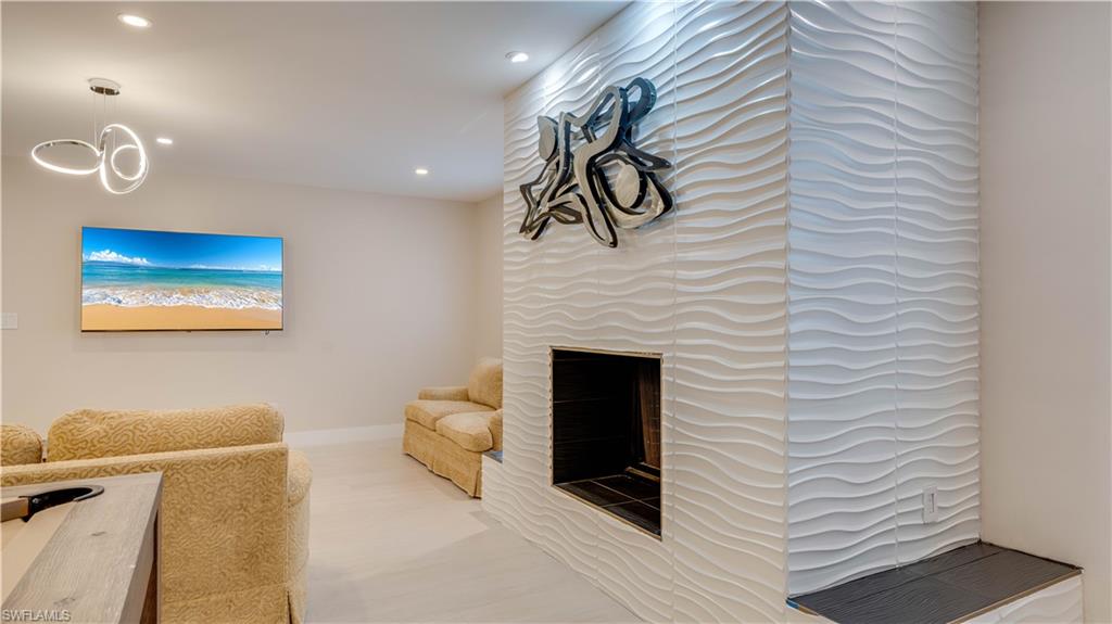 YACHT CLUB - Residential