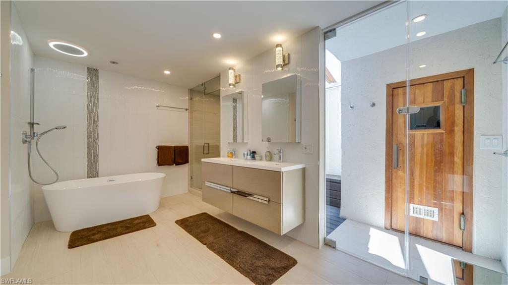 YACHT CLUB - Residential