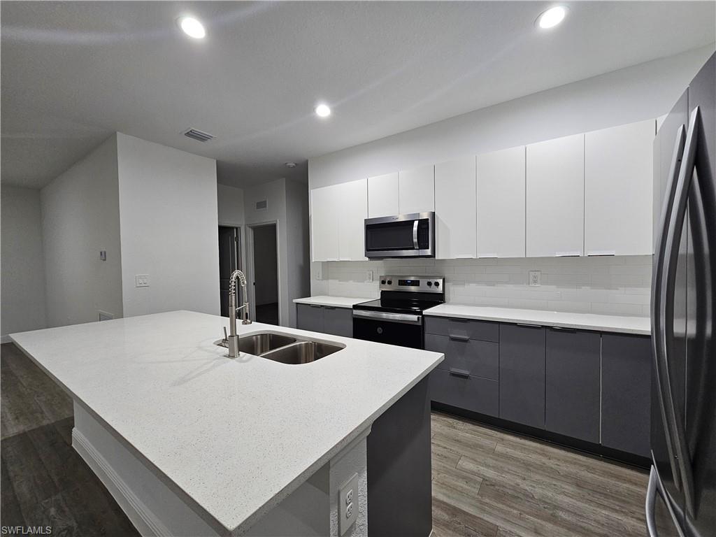 PORT LABELLE - Residential Lease